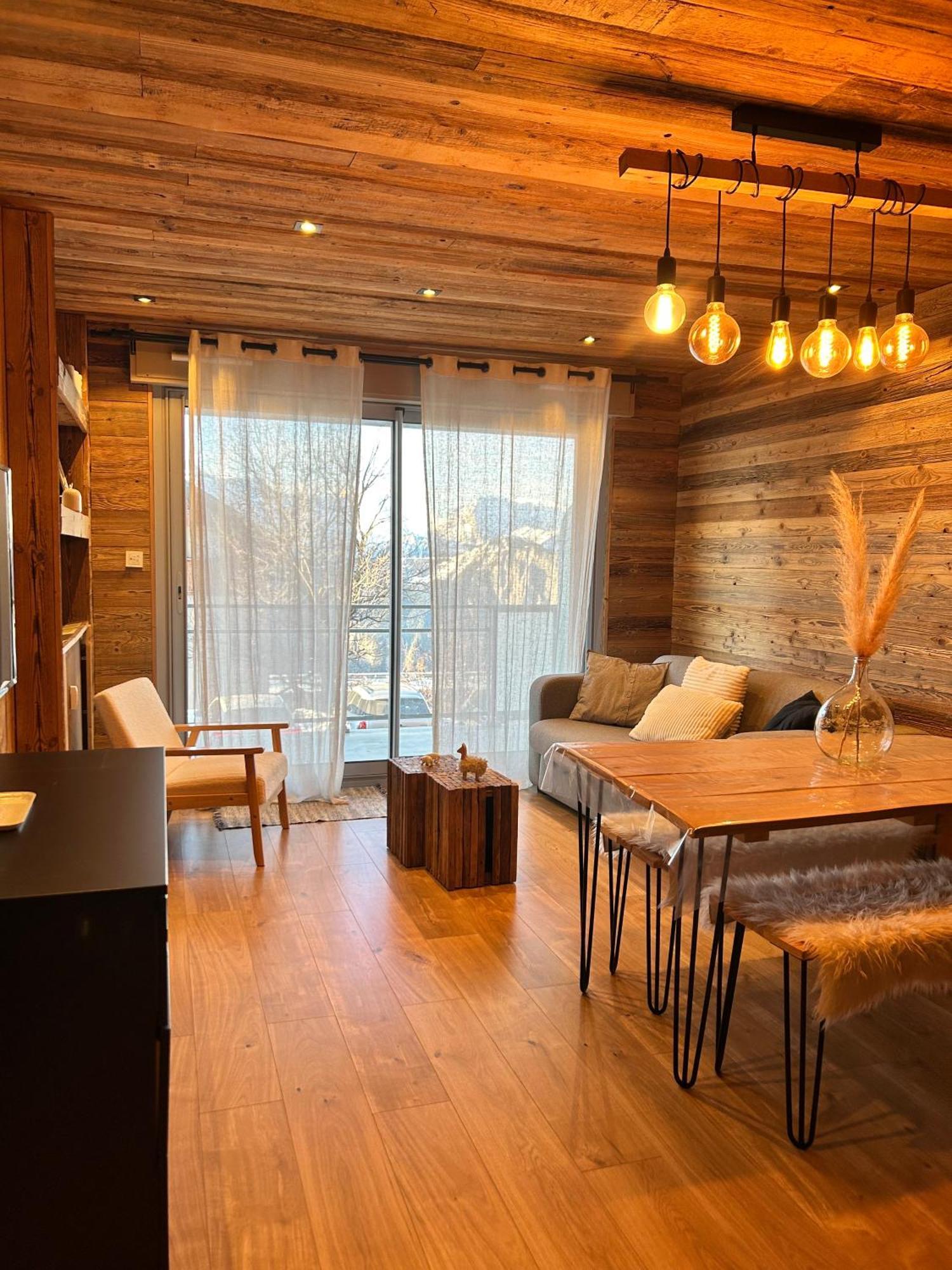 Le Majestic 2 Skis Aux Pied Appartement Alpe dʼHuez